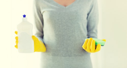 Deep cleaning service in a Hampstead kitchen and bathroom